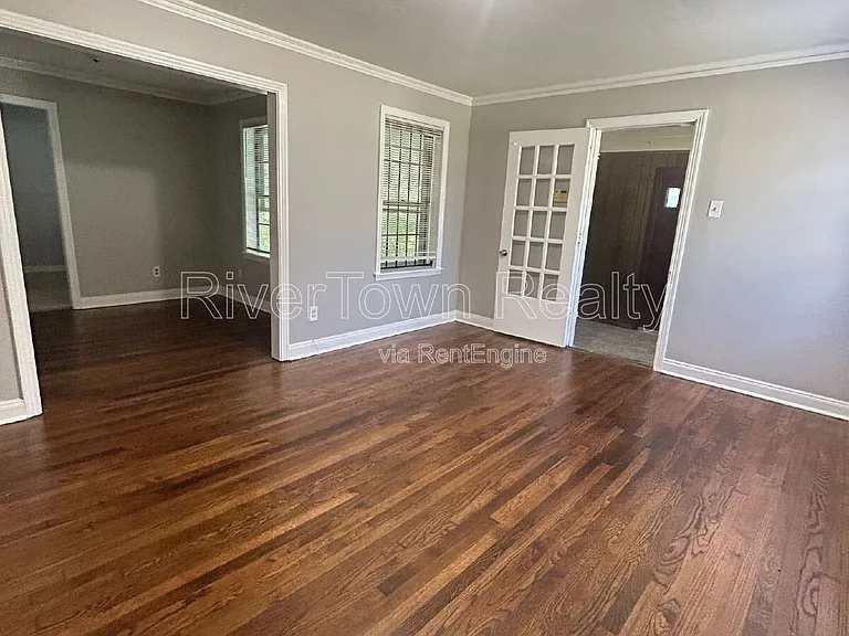 1070 E Walthal Cir — Photo 14