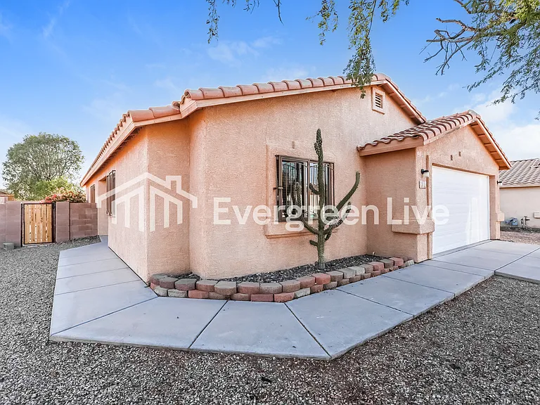 5614 S Acacia Ridge Dr — Photo 1