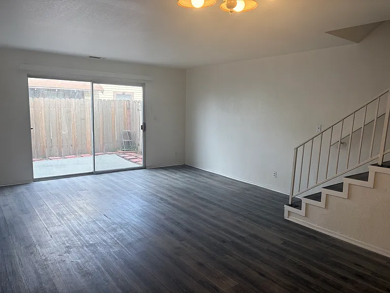 615 E Colorado Blvd #B — Photo 20