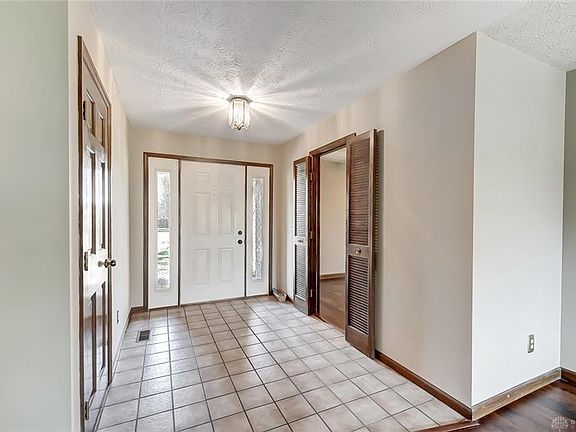 5th image of 9022 Academy View Ct