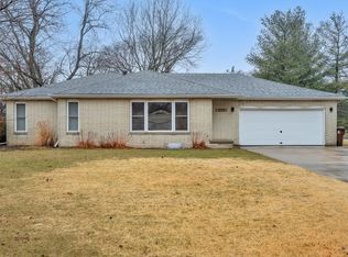 3555 Dixon Dr, Morris, IL 60450