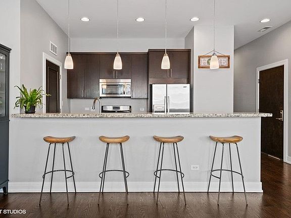 2nd image of 3536 N Ashland Ave #G-6