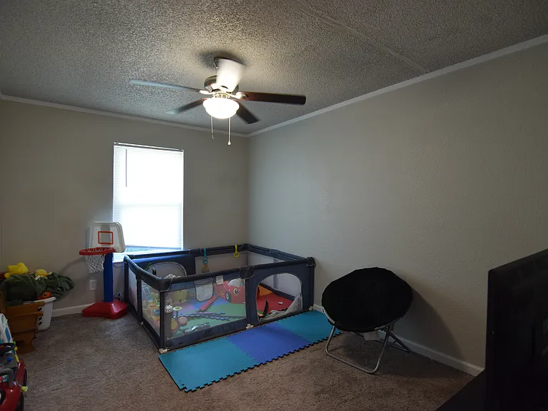 1804 Ruiz Dr — Photo 12