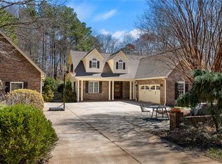 212 Morgan Dr, Central, SC 29630