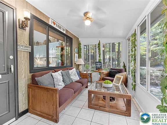 3rd image of 35 Elmwood Ct