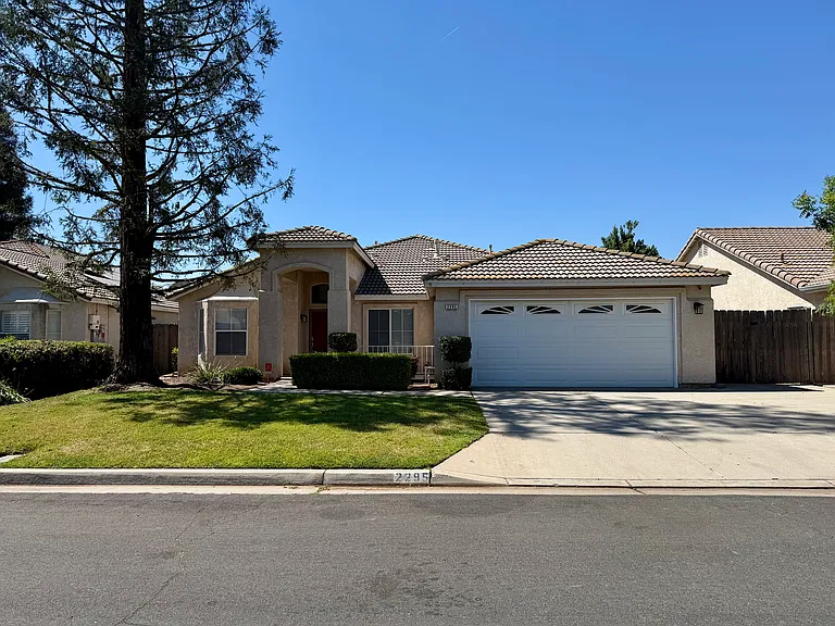 2295 E Niles Ave — Photo 12