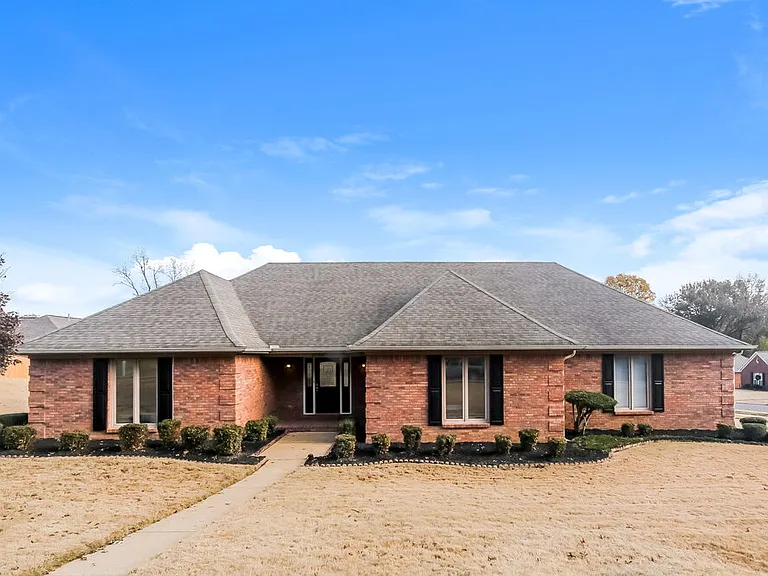 6404 Evergreen Dr — Photo 1