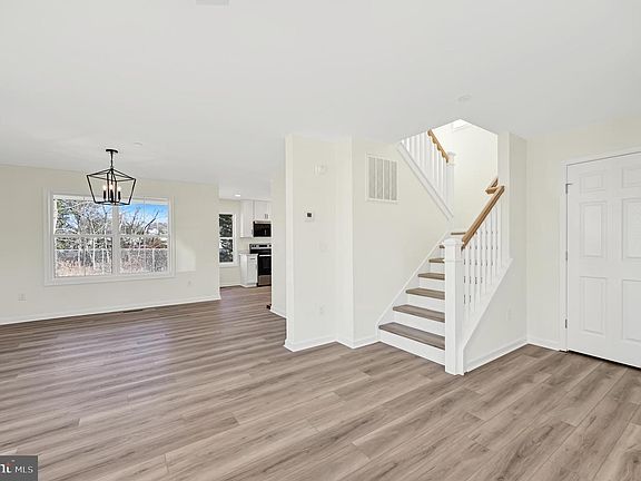4th image of 1505 Cedar Run