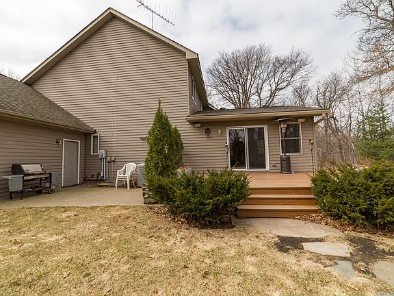 3rd image of 2515 Oak Cir S