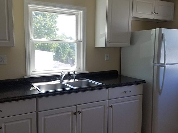 3rd image of 930 Buena Vista Blvd