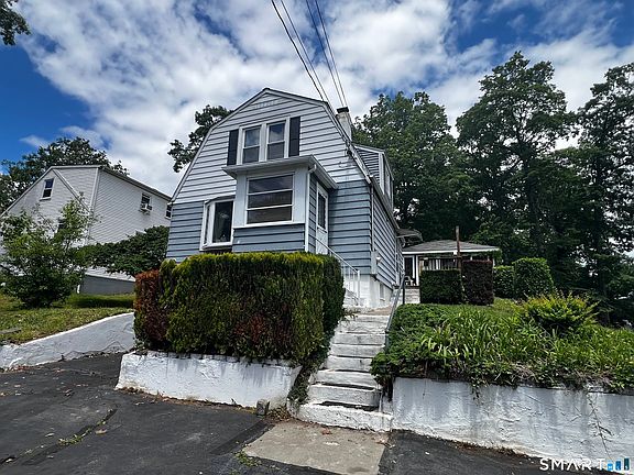 2nd image of 17 Ridgeview Road