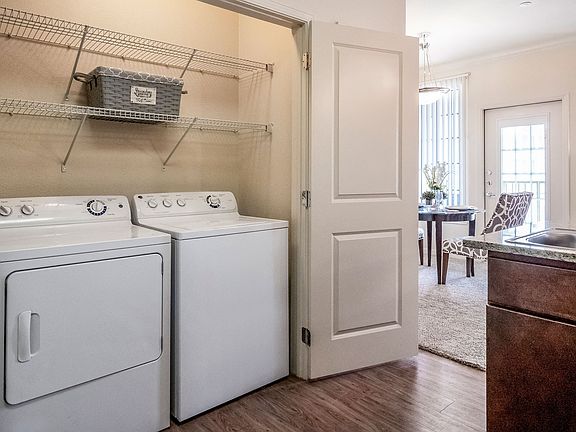 Le Mirage Apartments In-Unit Washer and Dryer