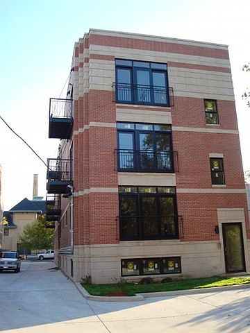 1st image of 1534 W Greenleaf Ave APT 1N