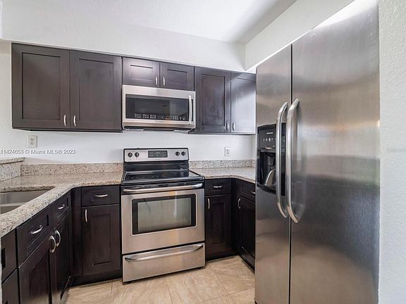 2nd image of 290 Scottsdale Sq #290