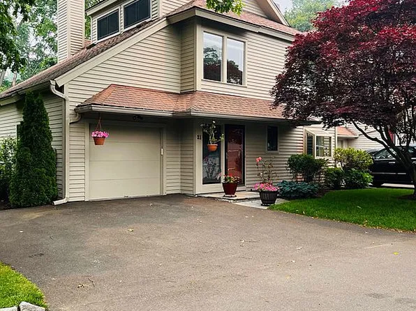 320 Strawberry Hill Ave APT 21, Stamford, CT 06902