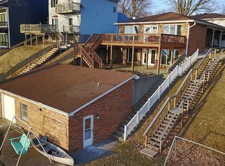 753 Chapman Lake Dr, Warsaw, IN 46582