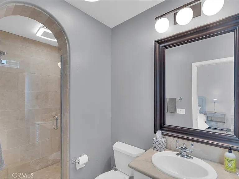 510 E Viewcrest Dr — Photo 60