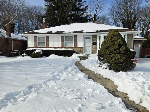 102 Birchwood Park Dr, Syosset, NY 11791