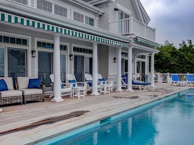 1 Windermere Close, Hampton Bays, NY, 11946
