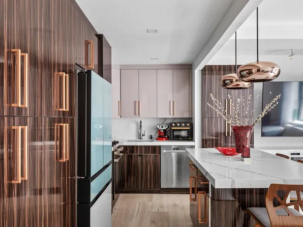 201 West 74th Street 8G image 3 of 12