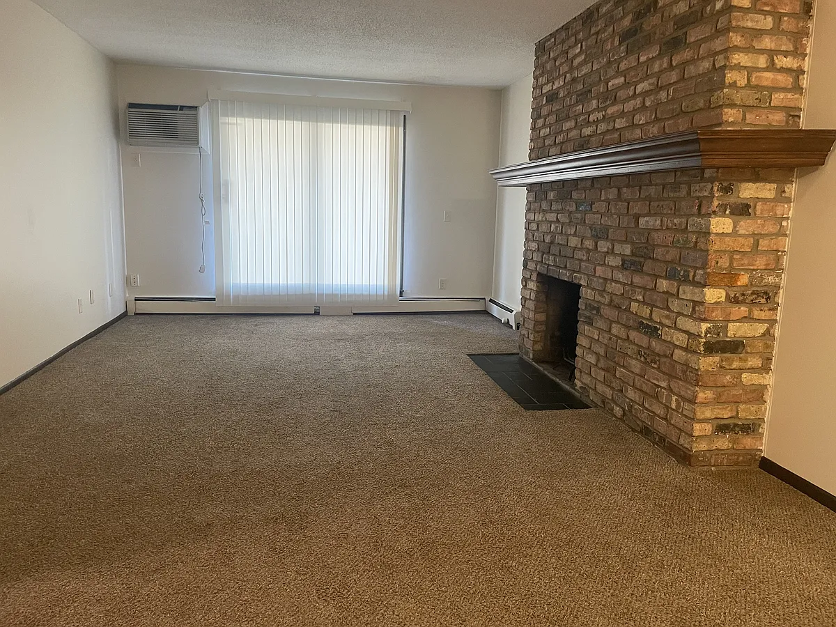 Building Photo - Pinecrest Apartments