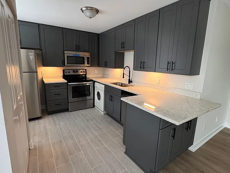 5630 Pershing Ave #33 — Photo 2