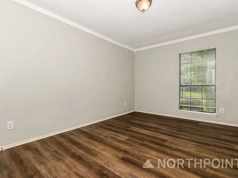 6113 Denver St — Photo 11