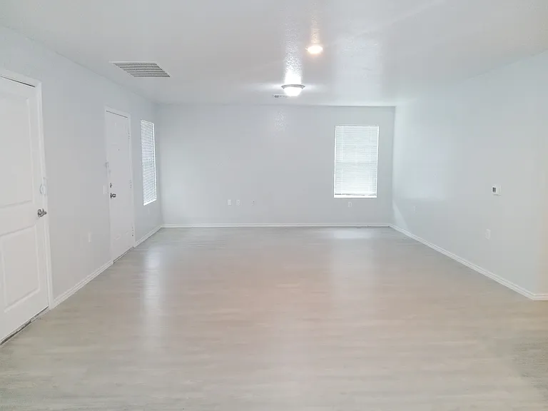 1002 Cook Bnd — Photo 7