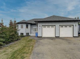 1101 S Redlow Dr, Beaverlodge, AB T0H0C0