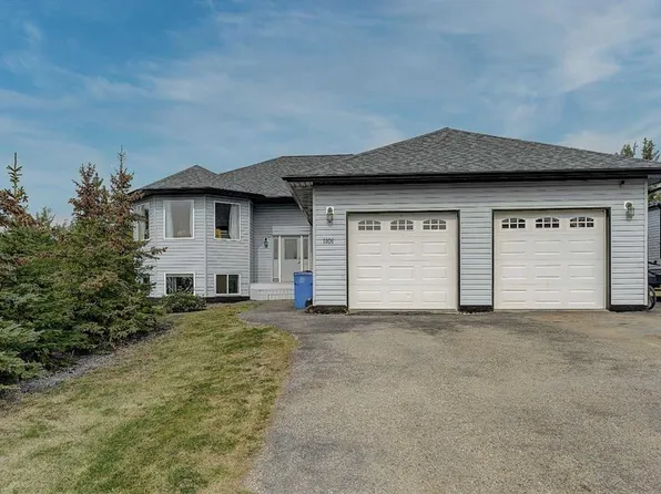 1101 S Redlow Dr, Beaverlodge, AB T0H 0C0