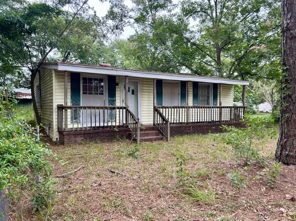 1922 E McIver Rd, Florence, SC 29501
