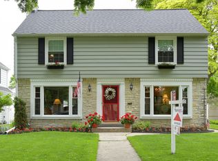 5265 N Santa Monica Blvd, Whitefish Bay, WI 53217