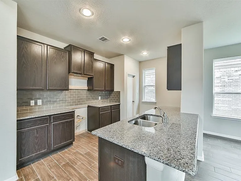 2323 Honey Heights Ln — Photo 8