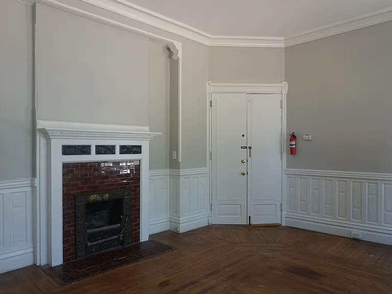316 Stuart Ave #4 — Photo 2