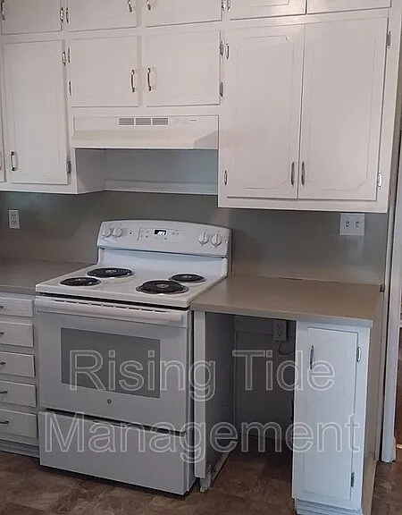 3295 Young Ave — Photo 15
