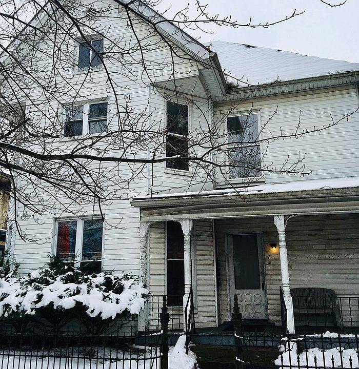 1st image of 17 E Mechanic St