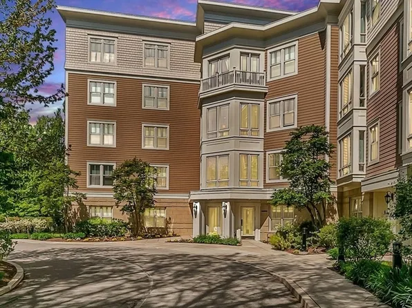 2-14 Saint Paul St #103, Brookline, MA 02446