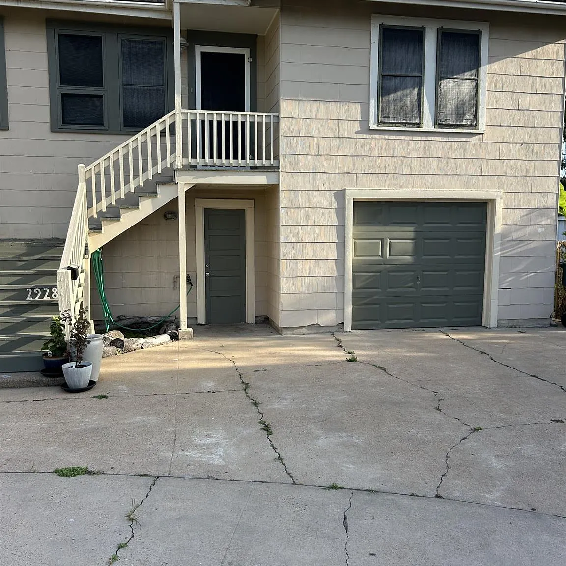 2 bed, 1.0 bath, 1087 sqft, $1,250 — Photo 2