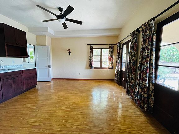 5th image of 588 Sunnyside Ave