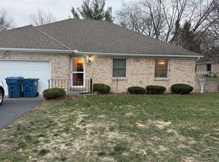 629 Begonia St SE #A, Demotte, IN 46310