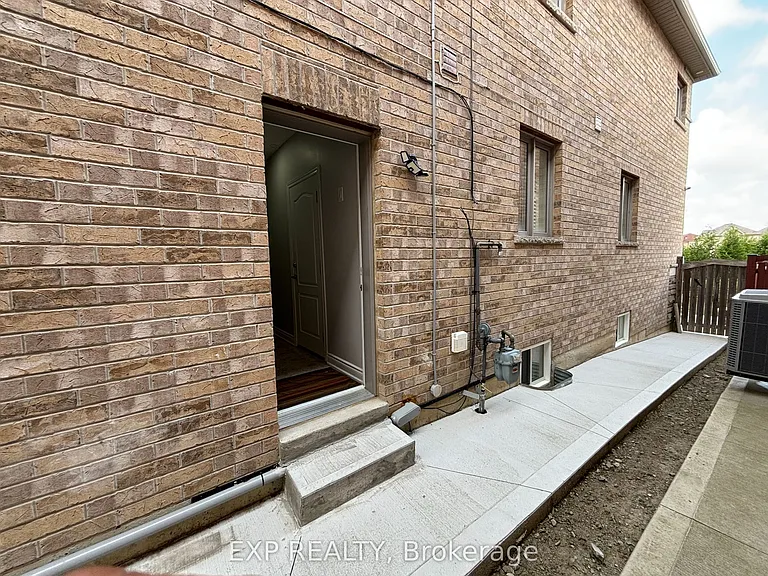 69 Gardenbrooke Trl — Photo 13