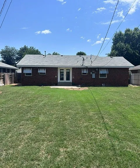 1421 N Sterling Ave — Photo 11