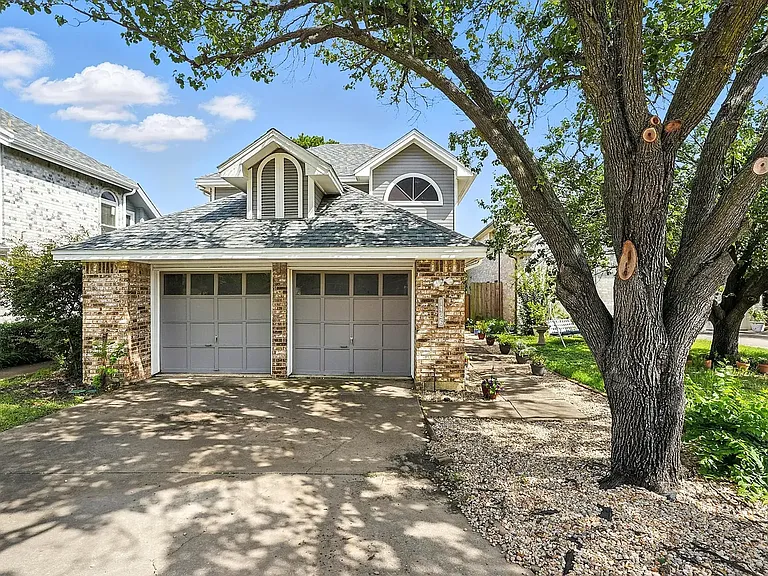 1426 Harmony Ln — Photo 3