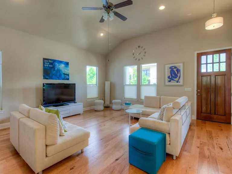 4524 Ruiz St — Photo 2