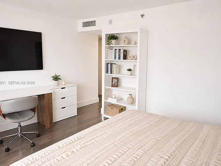 1627 Brickell Ave #1005 — Photo 11