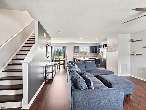 4th image of 2712 Himelrigh Blvd