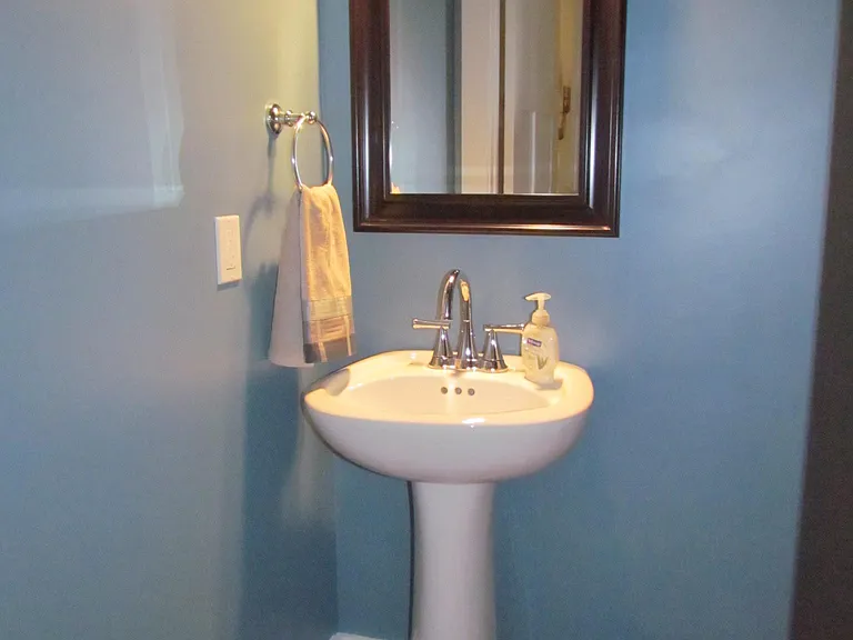Constitution Ct — Photo 13
