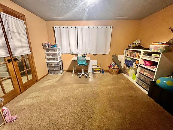 4th image of 1010 Carlos Dr