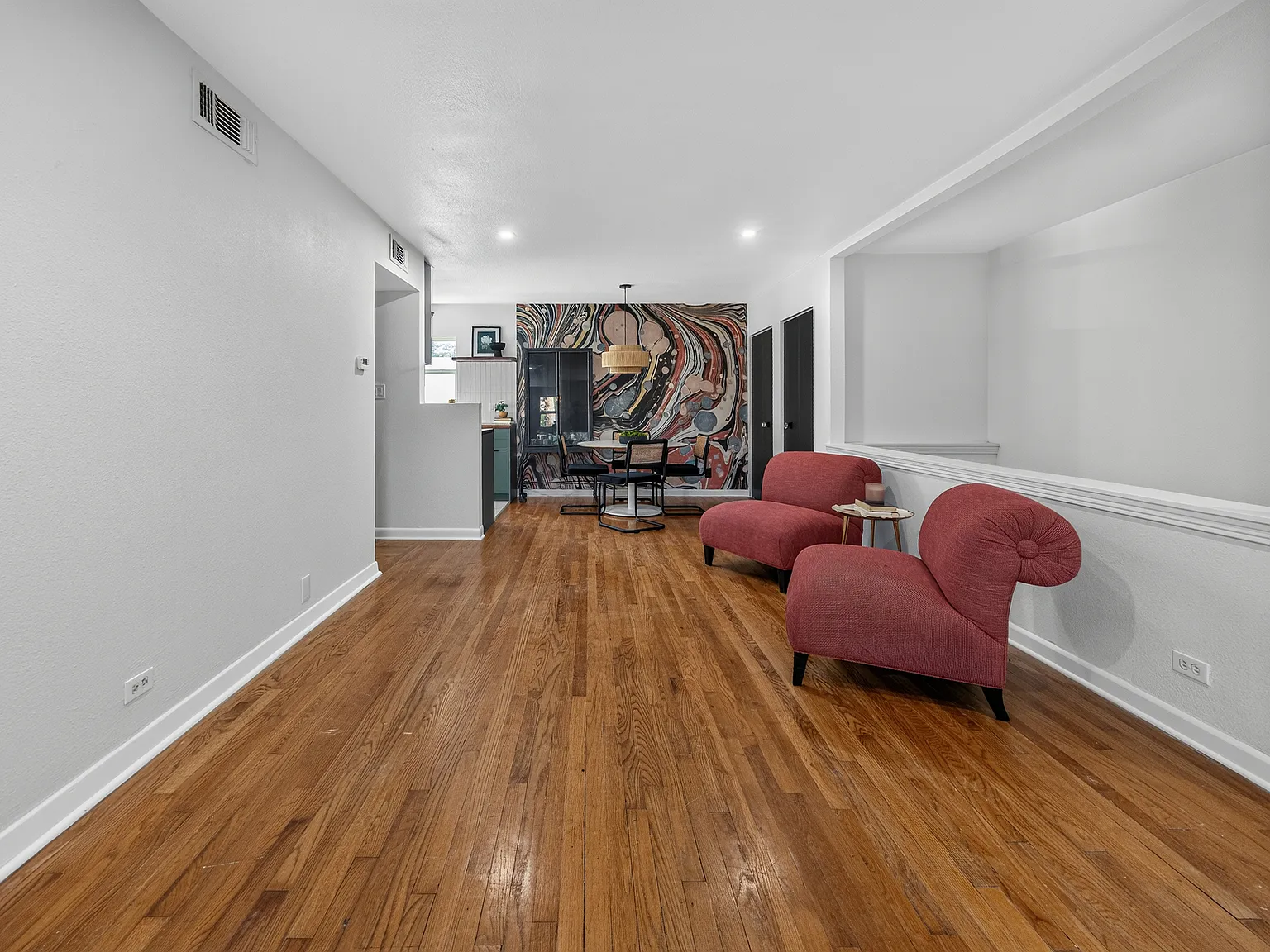 2 bed, 1200 sqft, $1,595 — Photo 1