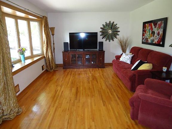 2nd image of 2208 N Upland Crst